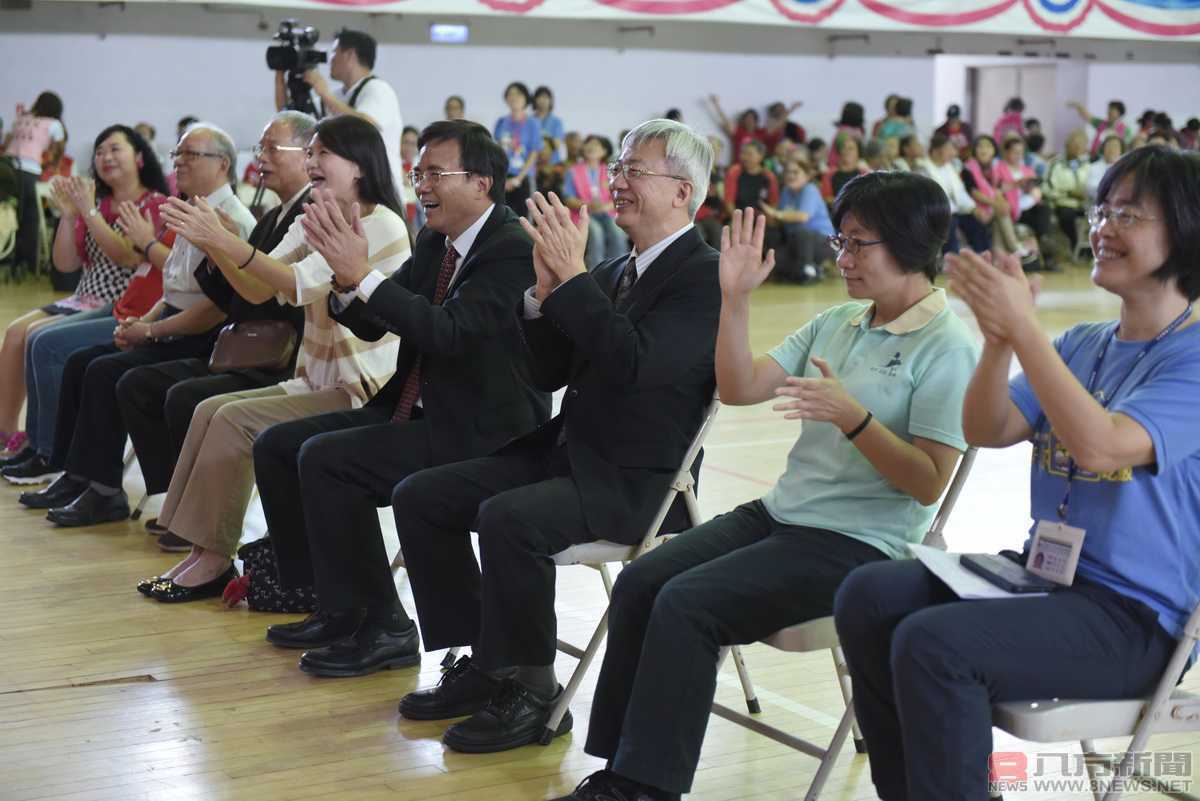 門諾基金會舉辦九九重陽聯合長青運動會 代理縣長蔡碧仲出席與長者們同樂