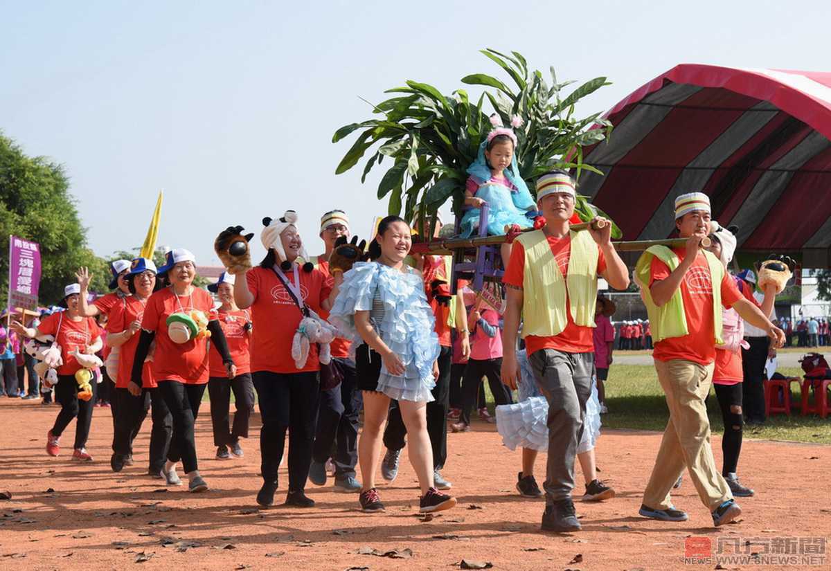 志工大會師暨趣味競賽南崗國中登場 林縣長為選手加油