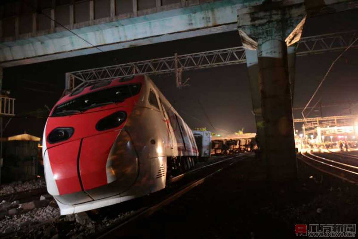 消防員：越靠普悠瑪車頭越安靜 賴揆視察搜救進度並探視傷患