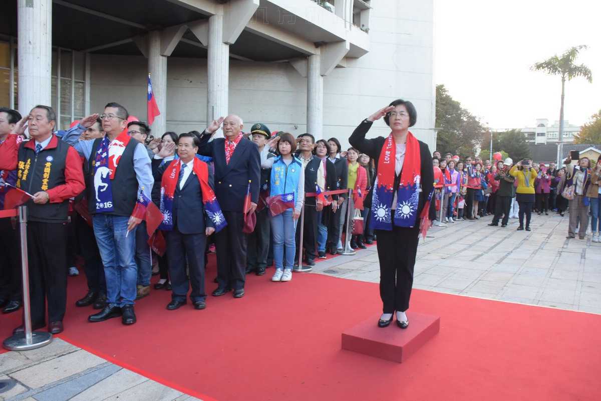 彰化縣長王惠美主持元旦升旗 許下新年新希望