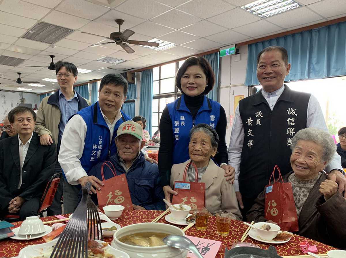 「長青圍爐豬事吉˙幸福元年食堂起」張縣長參加蔦松長青食堂年終圍爐