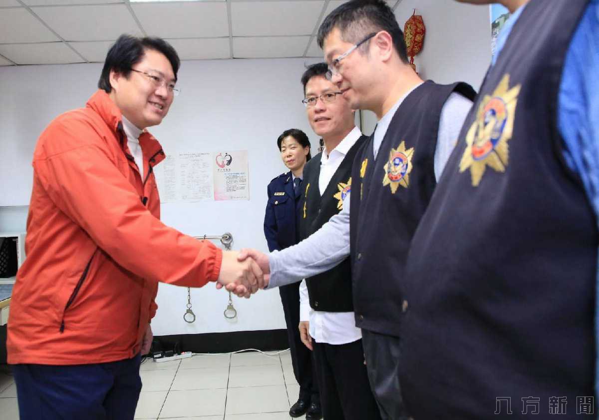 重要節日安全維勤慰問 林市長期勉讓市民平安過好年