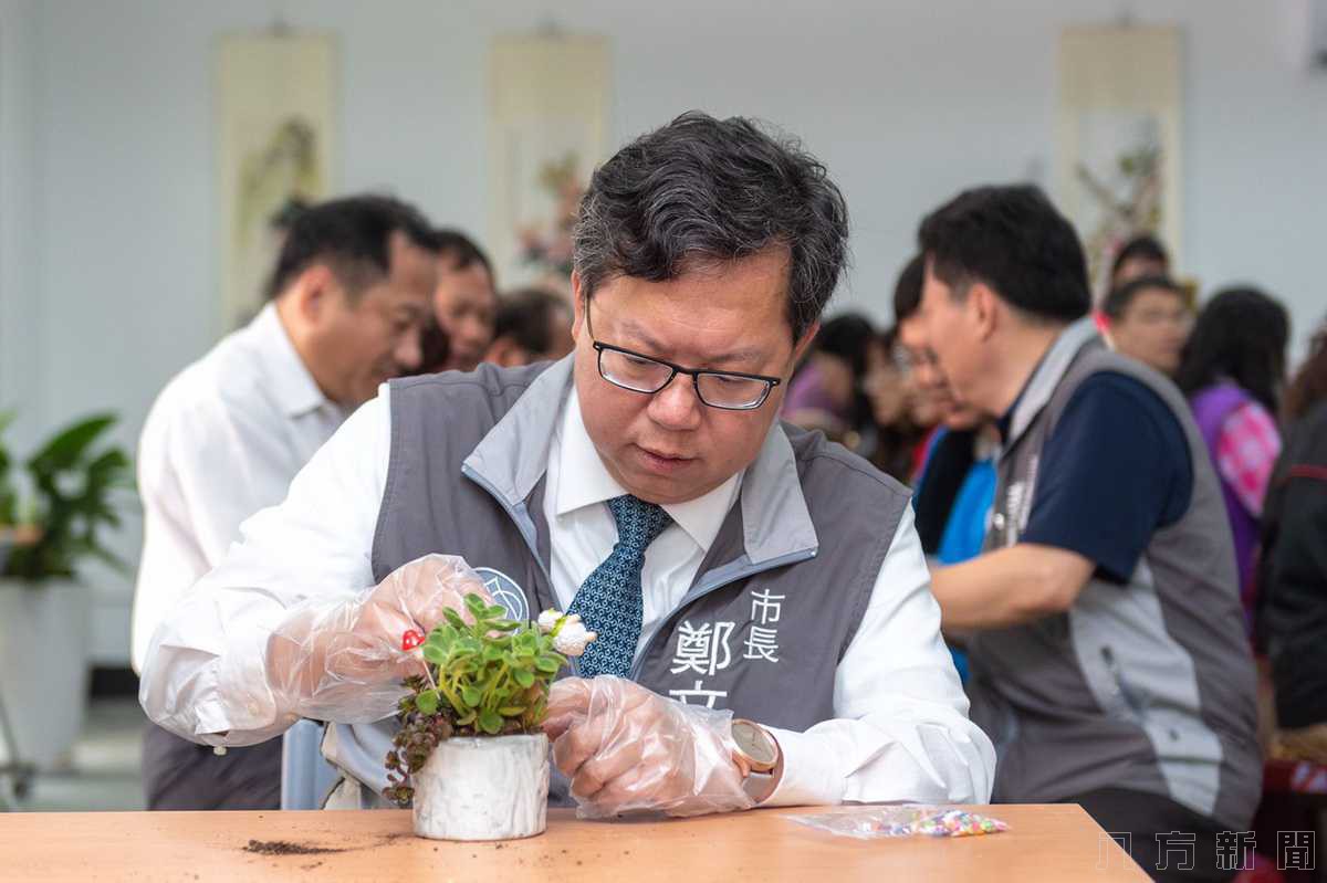 鄭市長提倡青銀共學共食、在地老化 讓桃園長者生活更健康有活力