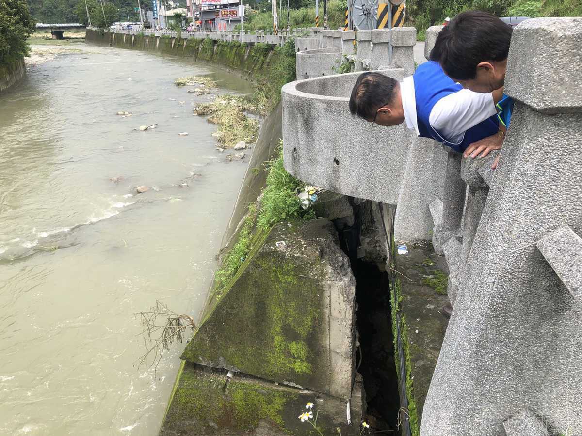 南投豪雨路基掏空 林縣長會勘簽准災修