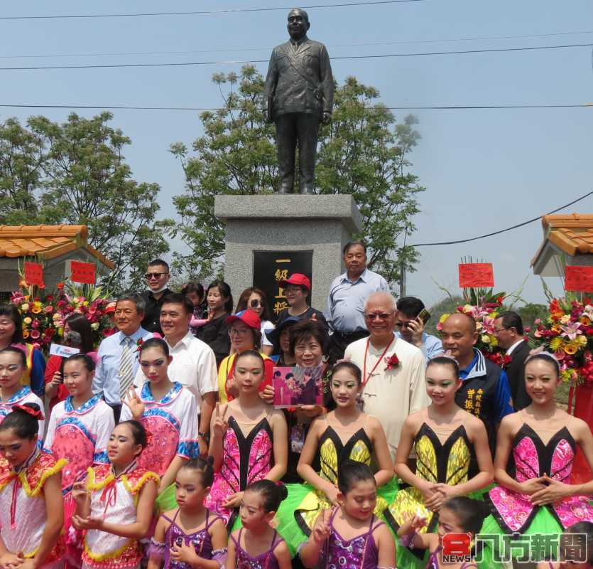 草屯獅象山盛大舉行郝柏村紀念銅像揭幕典禮