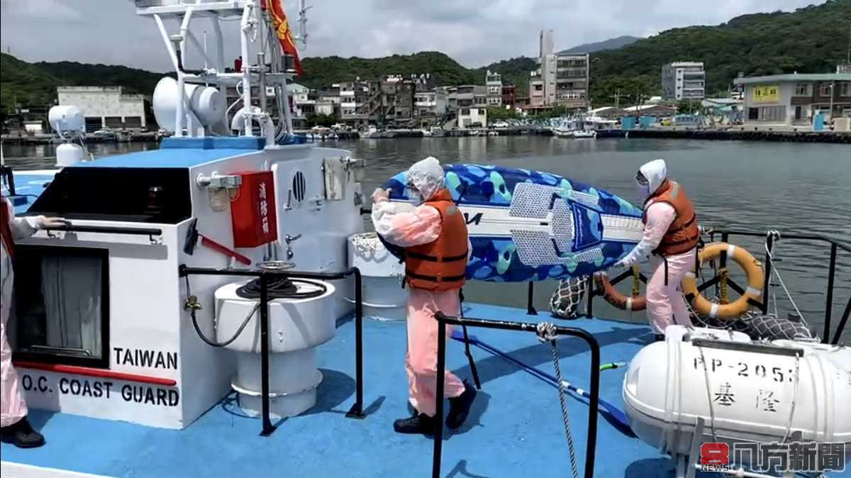 民眾海上遊憩體力不支 澳底海巡緊急馳往救援