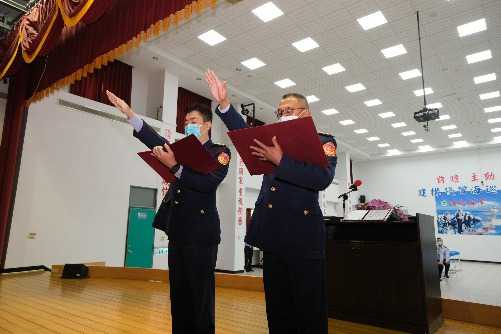 海巡雲嘉巡防區主任舆台中第三岸巡隊長布達接篆，分署長慰勉繼往開來承先啟後