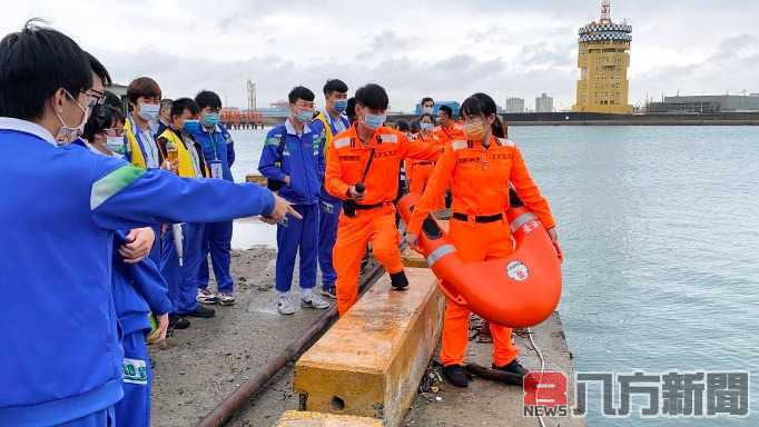 彰師大附工參訪梧棲驛站 海巡推廣海洋生態及保育