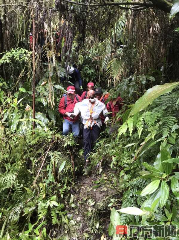 老翁獨自登山走失迷路 投縣府消防局順利搶救