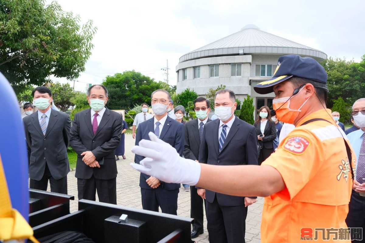 慈濟捐贈灘岸行動救援車 挹注中部海巡救難能量