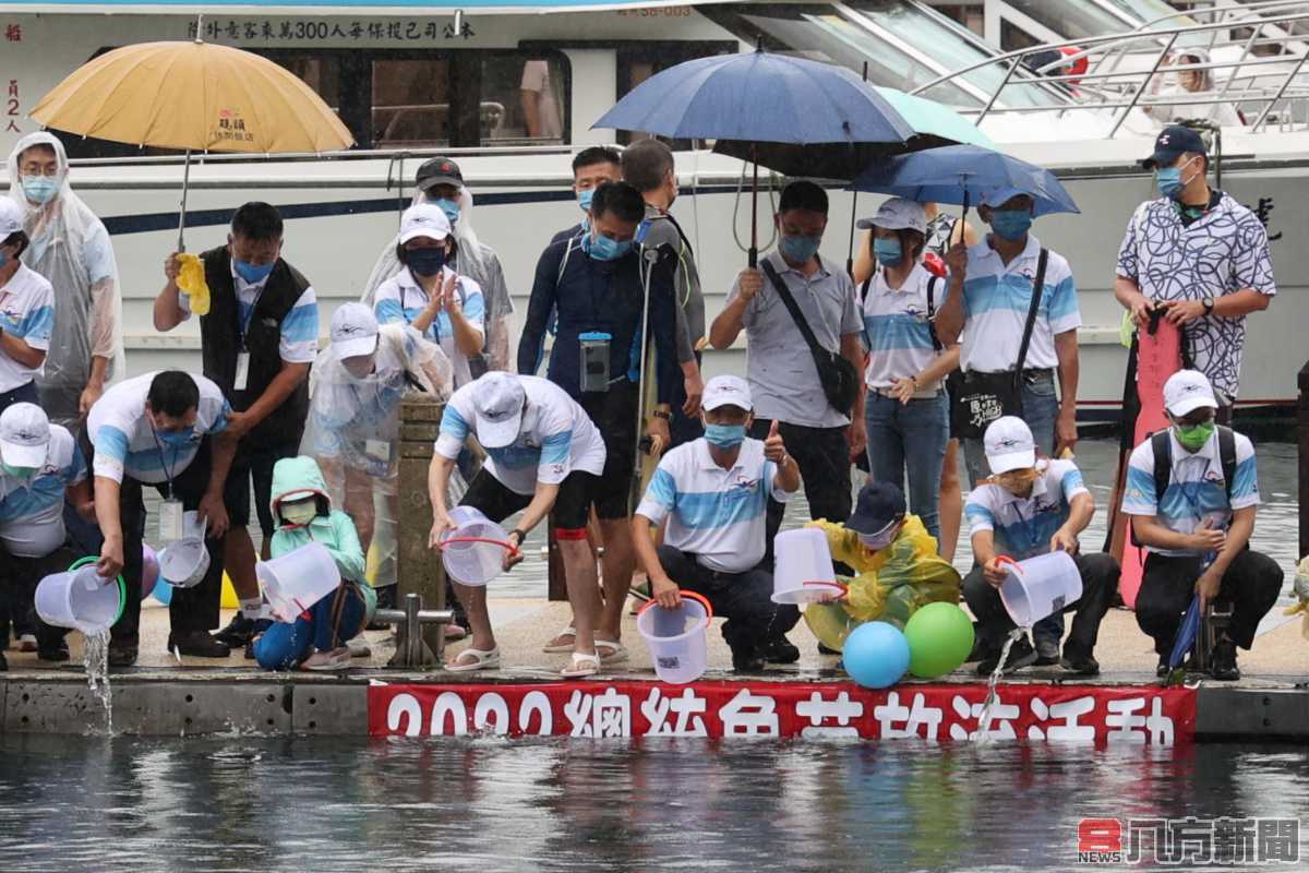 風雨無阻 第40屆日月潭國際萬人泳渡嘉年華盛大登場