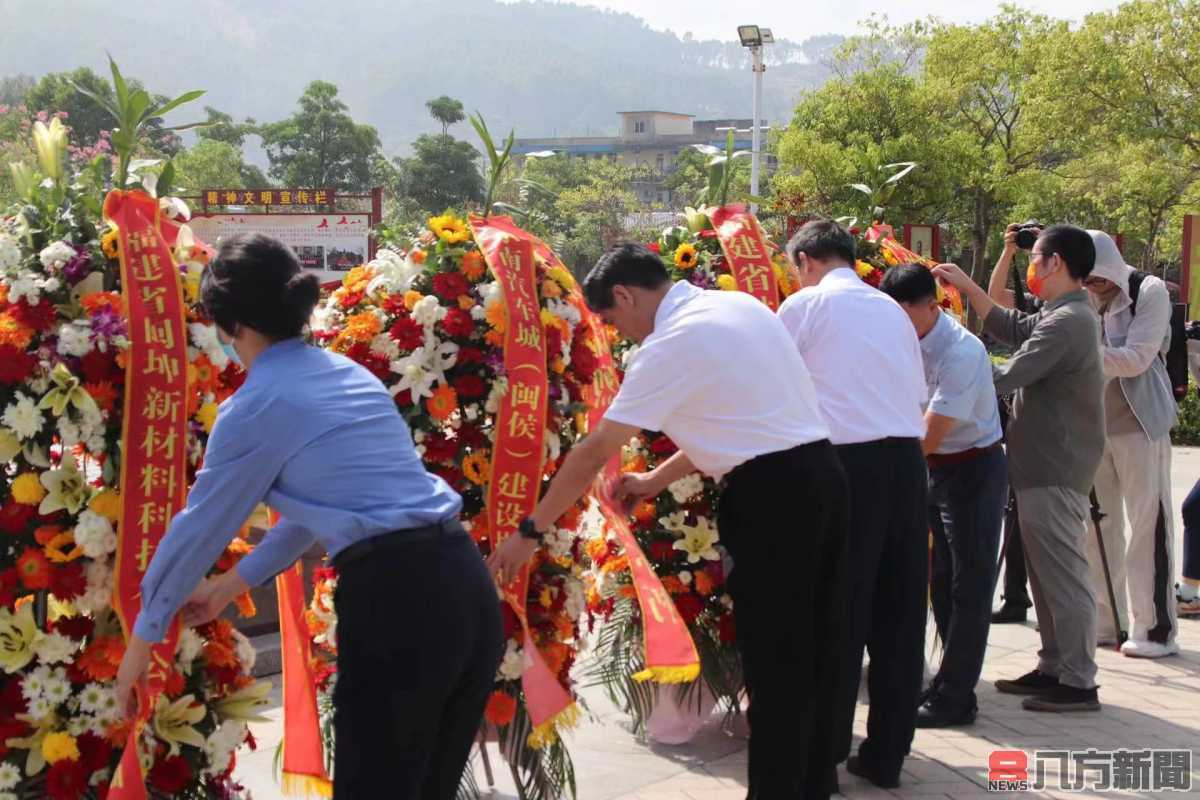 福州市民群众瞻仰林祥谦烈士陵园