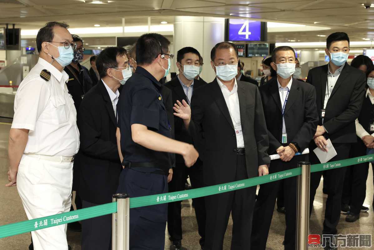 國境解封在即警政署長赴臺北松山機場、桃園機場視察