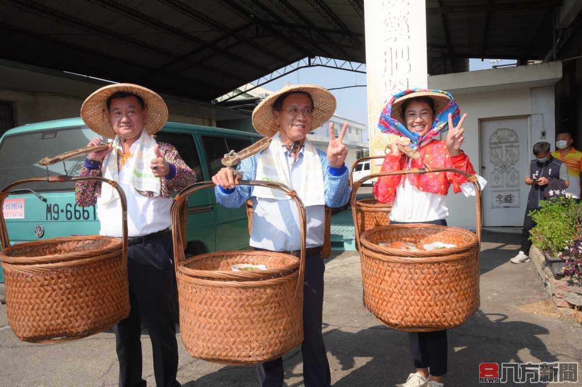 異國風草屯味「111年度台灣稻米達人冠軍賽暨千人割稻飯產業文化活動」