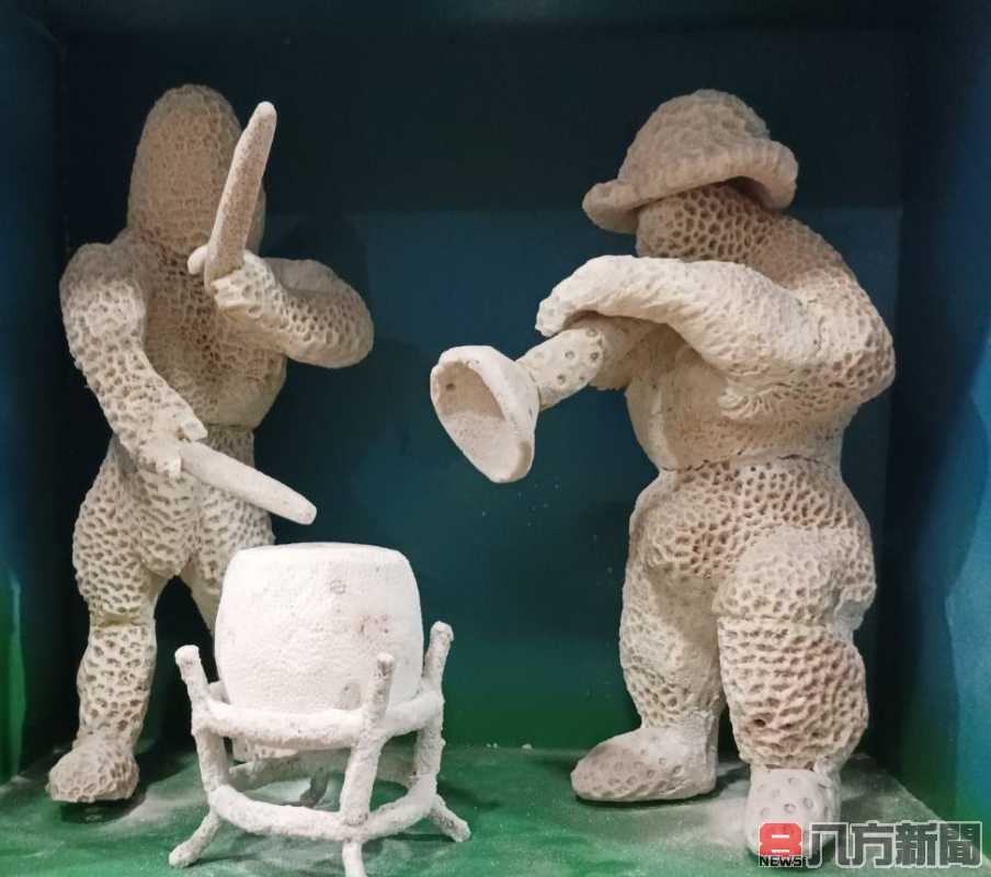 葉清木咾咕石創作展於於澎湖縣文化局文馨畫廊展出