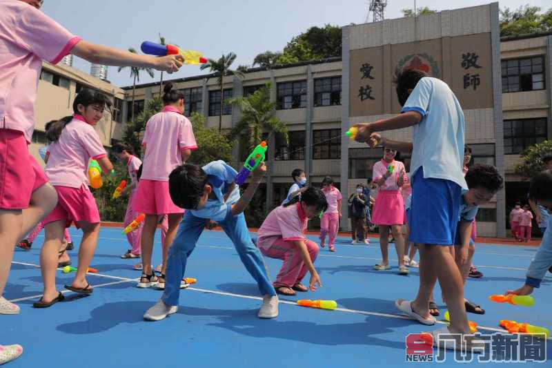 謝國樑到仁愛國小歡慶「東南亞新年」潑水節 打造基隆國際城市願景