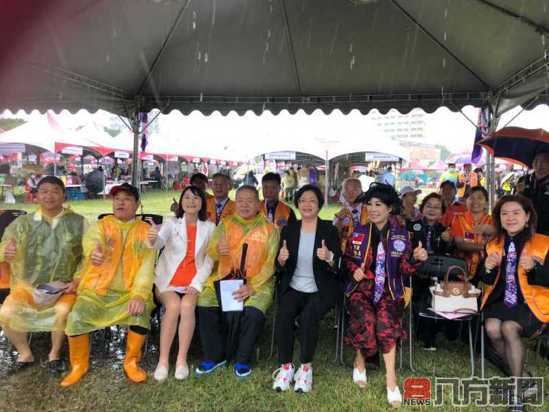 暖暖愛心 風雨無阻 第七屆弘道助老愛心園遊會在鹿港體育場登場