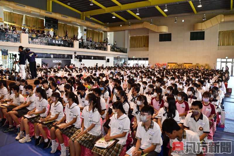 彰化縣表揚606位國中應屆畢業生縣長獎得主