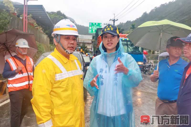 許縣長冒雨挺進仁愛勘災 撤離受困民眾優先搶通從速