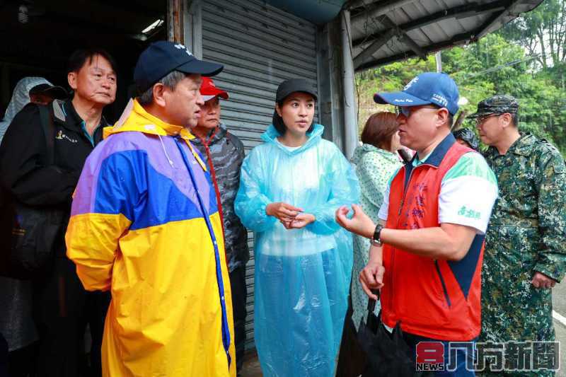 許縣長冒雨勘查釀災的春陽大排 允爭取中央支持徹底整治