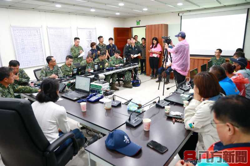 許縣長冒雨勘查釀災的春陽大排 允爭取中央支持徹底整治