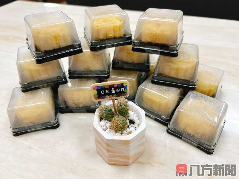 南投醫院興光日照過中秋 長輩DIY綠豆糕樂趣多