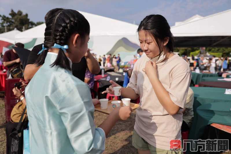 南投茶博會邦尼奉茶 玩轉古今茶文化