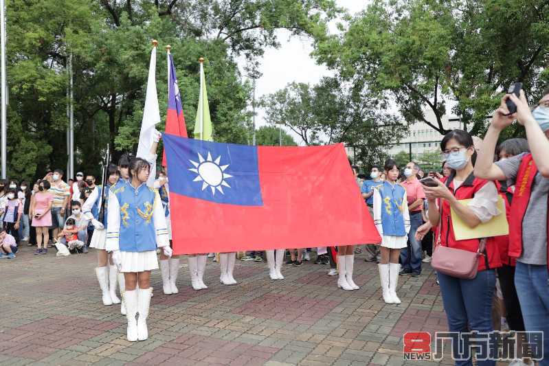 投縣國慶升旗典禮 熱情民眾擠爆會場高喊「中華民國生日快樂」