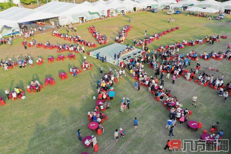 南投茶博會吸引國際友人參與 千人擂茶展現客家風情