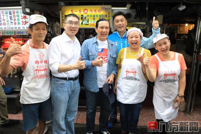 馬英九與謝國樑品嘗基隆滷肉飯 為滷肉飯大胃王比賽揭開序幕