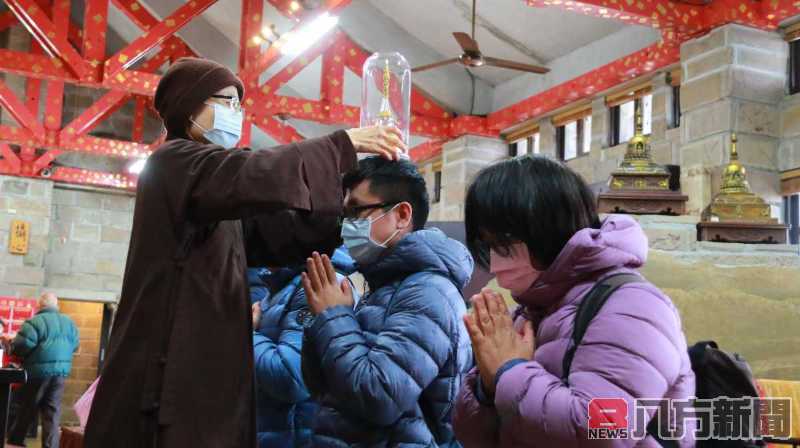 龍年走春必選靈鷲山 祈福點燈寧靜三合一