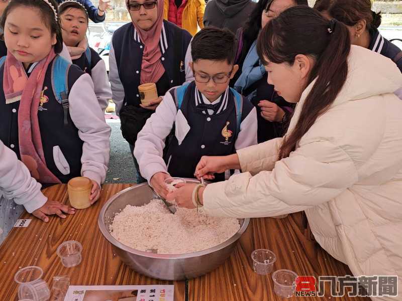 新加坡特殊教育學校前來南投交流 參與觀光活動表演