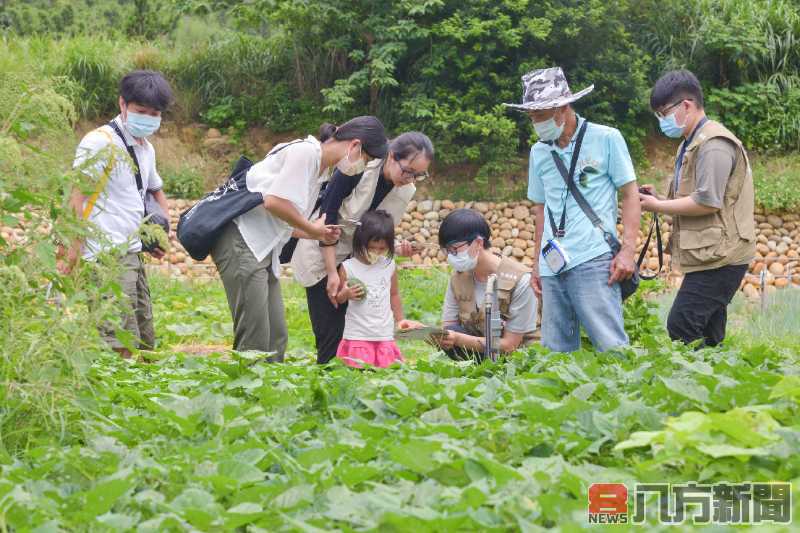 在梨鄉裡遇見綠色農場 新埔南平食農場域長幼共學 獲優良農建獎優等青睞