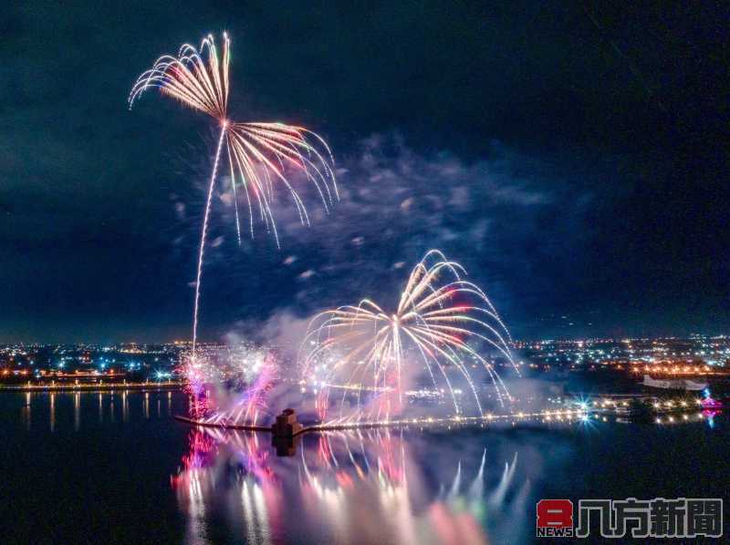 屏東黑鮪魚文化觀光季首度舉辦海洋市集 226秒燦爛海上煙火閃耀大鵬灣