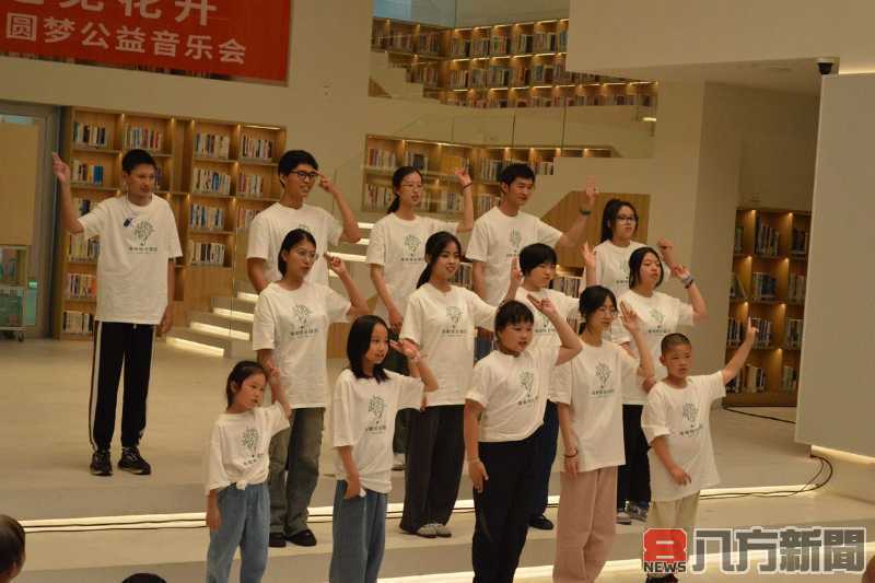 愛心與支持 杭州市微亮公益服務中心的志工學生們在行動中