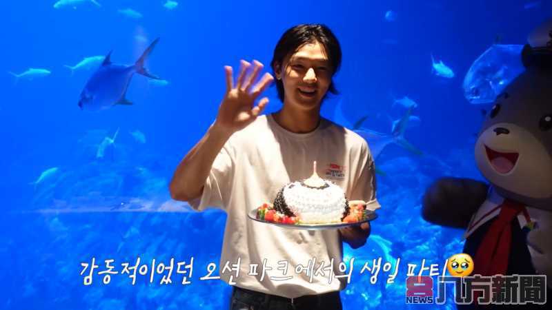 CNBLUE成員姜敏赫 偷閒與高中好友去香港海洋公園旅行