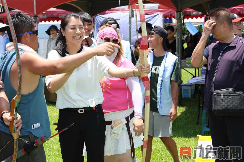 許縣長帶領全縣同慶原住民族日 射箭邀請賽與藝人表演精彩連連