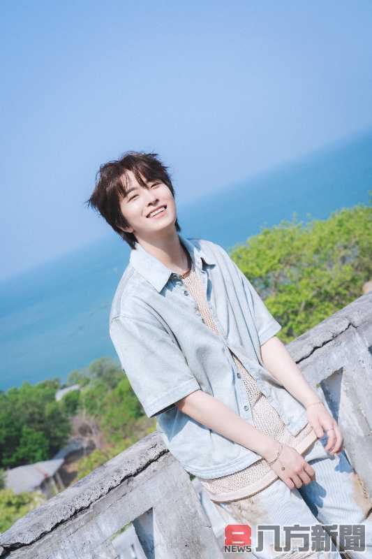 抓住夏天的尾巴9月1日一起跟著GOT7美聲王子榮宰感受酷暑中的清涼