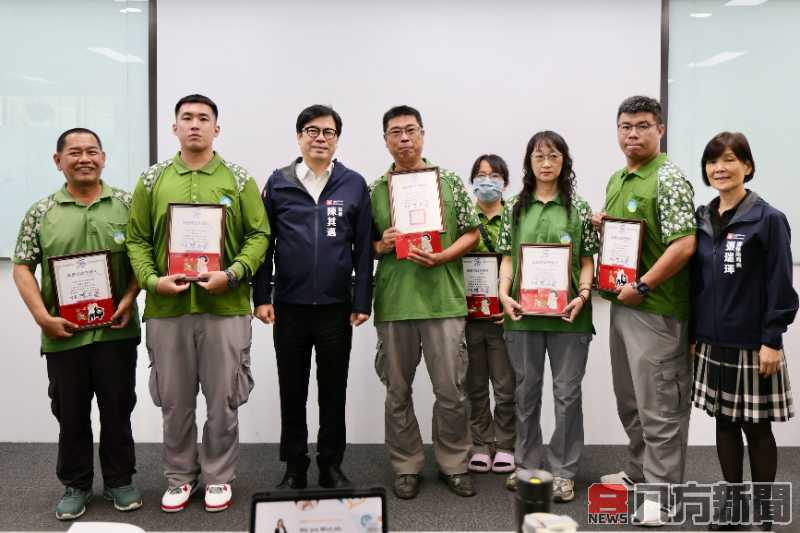 陳其邁率市府團隊學習AI趨勢及應用 盼強化高雄城市發展提升城市治理效率