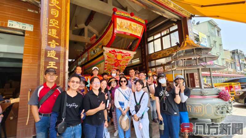 屏東東港迎王平安祭典 提供外語諮詢「說英語嘜也通」