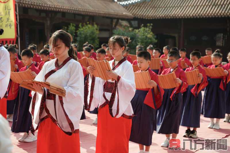 兩岸團圓慶中秋 自貢聯誼晚會展示深厚文化底蘊