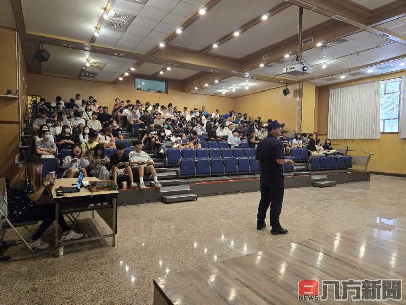 開學季到來 馬公警前進澎科大校園交通安全宣導