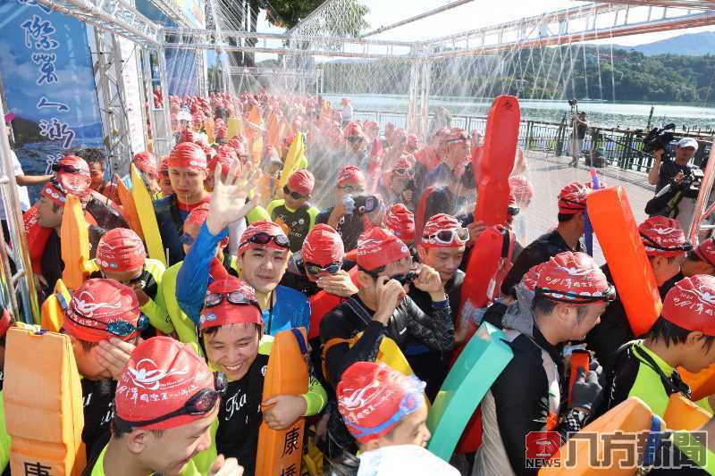 日月潭萬人泳渡 身心障礙泳士挑戰人生 綠意與毅力交織