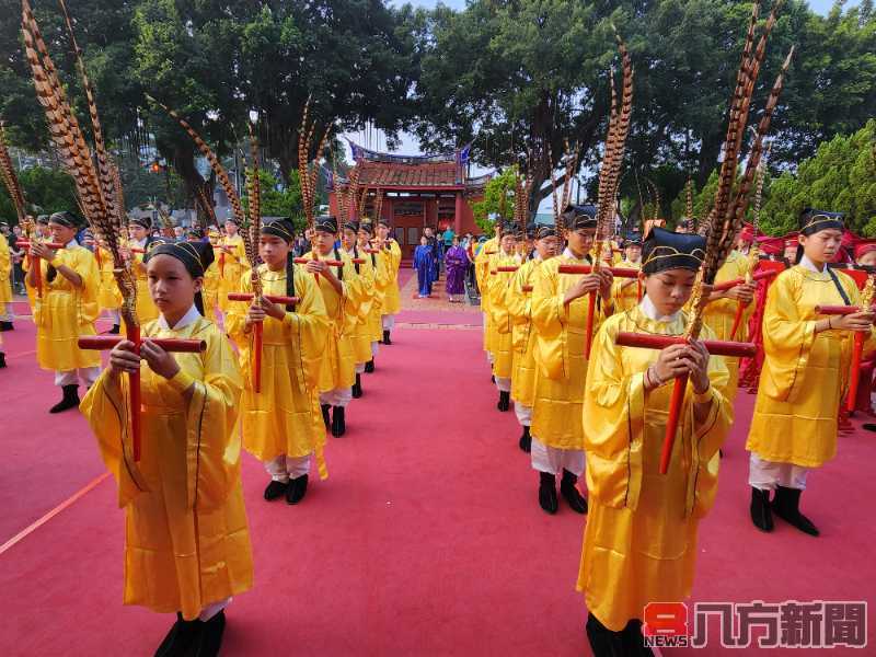 祭孔大典屏東書院登場 外籍生扮禮生體驗古禮