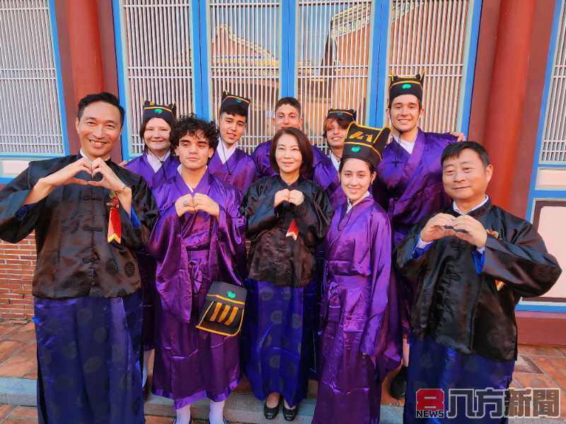 祭孔大典屏東書院登場 外籍生扮禮生體驗古禮