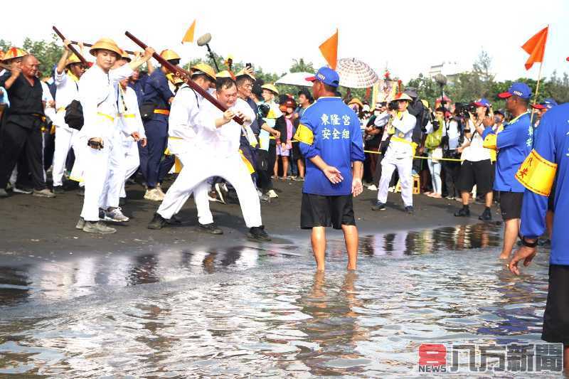 東港迎王「請水」儀式萬人空巷 甲辰正科大千歲「鄭」