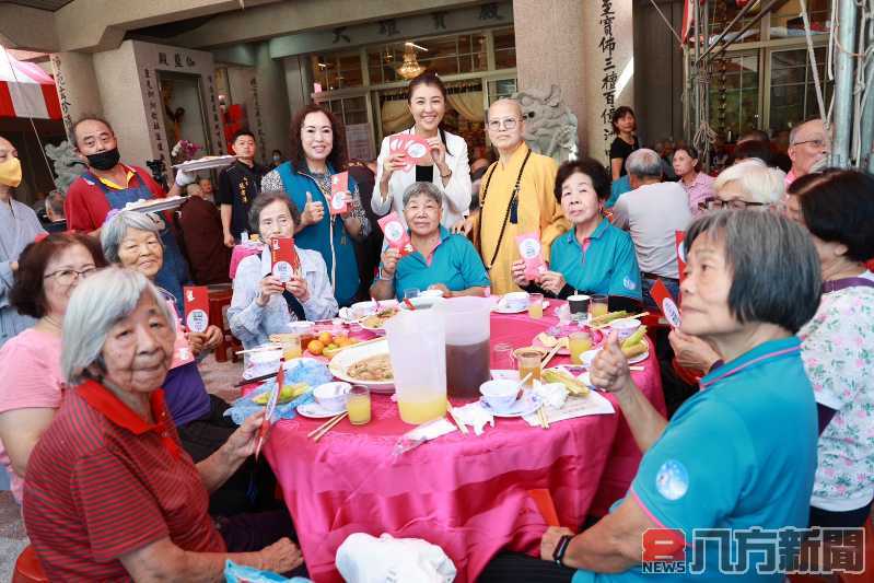 東方淨苑發揮愛心 100萬元善款助力吳建中重建家園