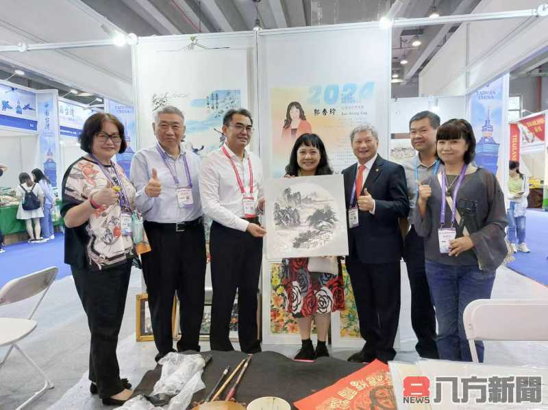 香飄書情揮筆蘊 玲傳畫意灑墨展 台灣藝韻綻放廣州中博會