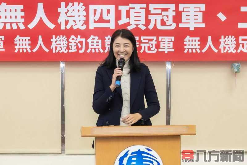 縣長表揚國際無人機競賽獲獎學生
