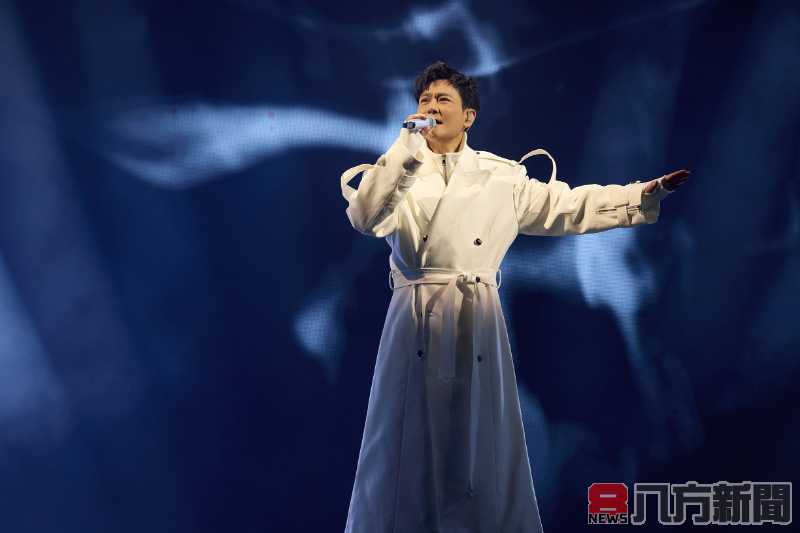 張信哲過年蛇出來 揮毫包紅包 澳門限定幸運粉開運「吃紅」